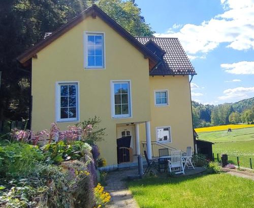 Deuerling Apartment | Experience Ferienhaus am Bach with Breathtaking Ocean Views