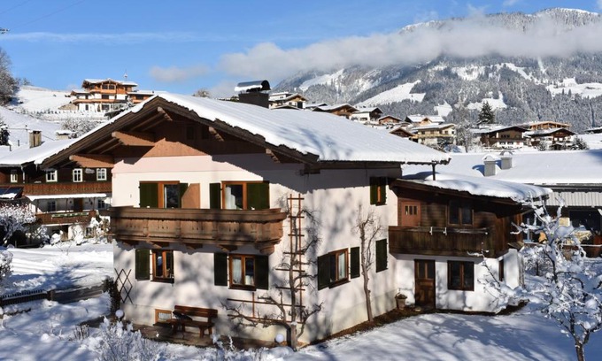 Fieberbrunn House | Idyllic Ferienhaus am Gebraweg with Oceanfront Views