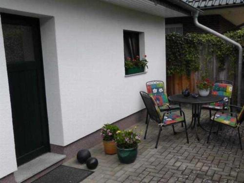 Eldena Apartment | Family-Friendly Retreat at Ferienhaus am Hain Naturschutzgebi