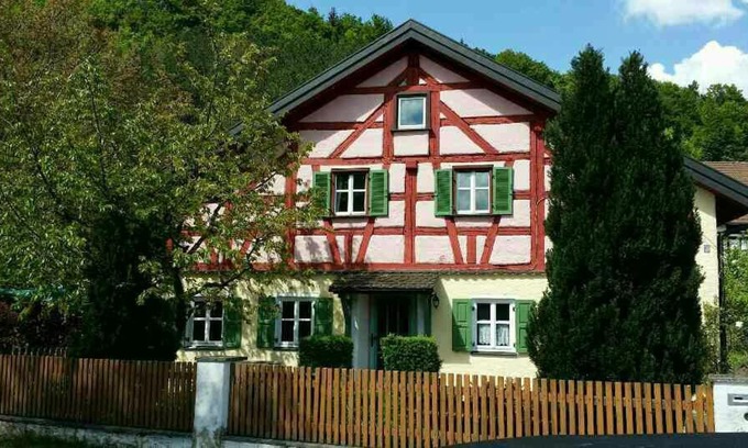 Kinding Apartment | Pet-Friendly Ferienhaus am Mühlbach with 9/10 Guest Rating