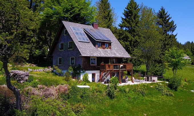 Falkau House | Pet-Friendly Retreat: Ferienhaus "Am Wäldle" with Ocean Views