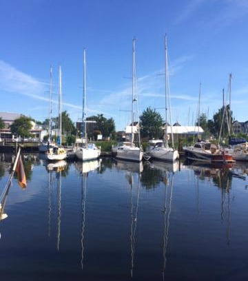 Steinbeckervorstadt House | Inviting Ferienhaus am Yachthafen with Hot Tub & Breakfast