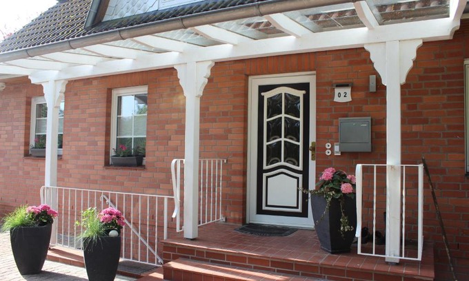 Neu Wulmstorf House | Prime Location Ferienhaus Near Hamburg with Pet-Friendly Perks