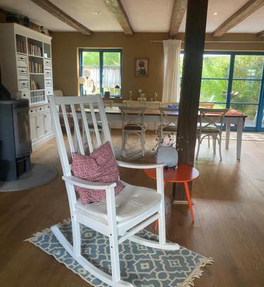 Blengow House | Cozy Seaside Retreat with Large Garden and Ocean Views