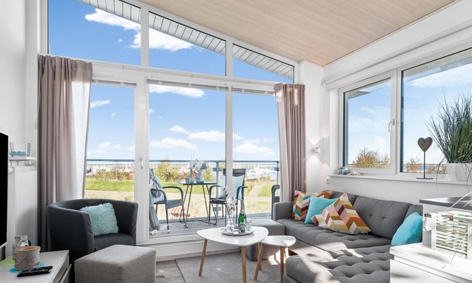 Wendtorfer Strand House | Exceptional Oceanfront Retreat at Ferienhaus Ankerplatz