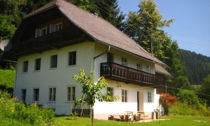 Steuerberg House | Discover Mesnerhaus Steuerberg: Family-Friendly Retreat