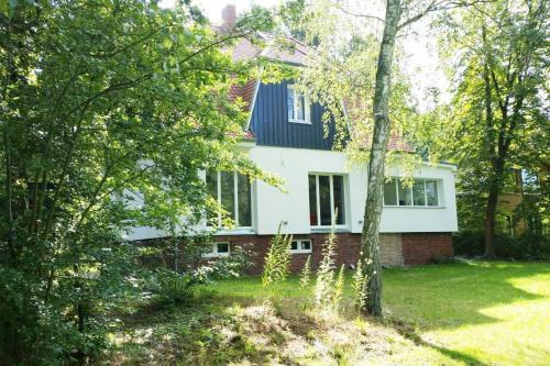 Heidesee House | Pet-Friendly Ferienhaus Bindow with Oceanfront Views