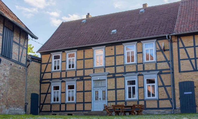 Huttenrode House | Family-Friendly Ferienhaus Brockenblick with Kitchen Access