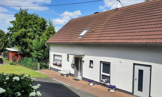 Hachenburg House | Family-Friendly Ferienhaus Heimatliebe with Ocean Views
