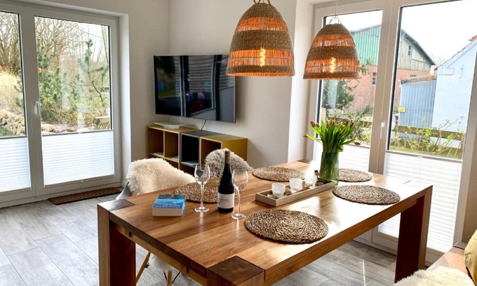 Tating House | Pet-Friendly Retreat: Ferienhaus "Der kleine Knutt" Tating