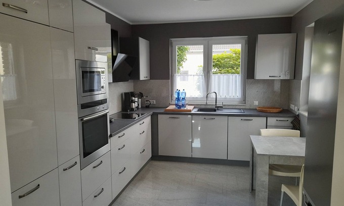 Rhein-Erft-Kreis District House | Family-Friendly Ferienhaus Deußen in Blessem Awaits You