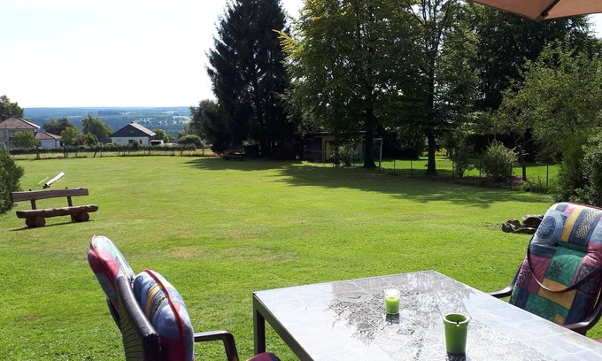 Mutzenich House | Explore Eifelduo: Family-Friendly Retreat with Scenic Views