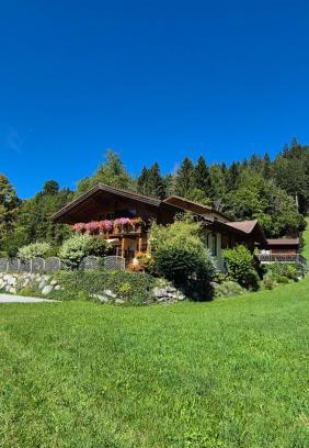 Forstau Apartment | Family-Friendly Retreat at Ferienhaus Elisabeth - Rated 9.4/10