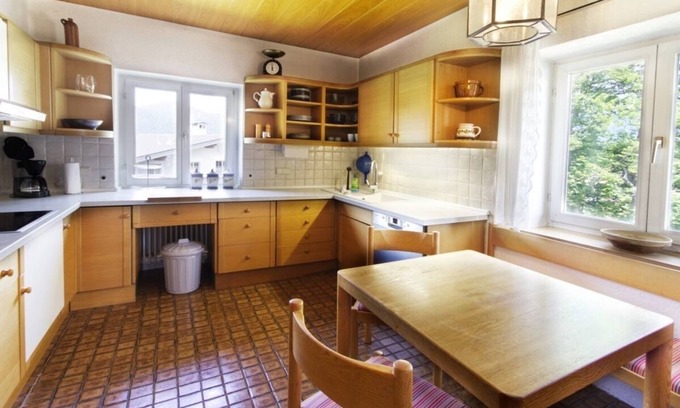 Kruen House | Spacious Holiday Home for 10 Guests in Krün with Kitchen