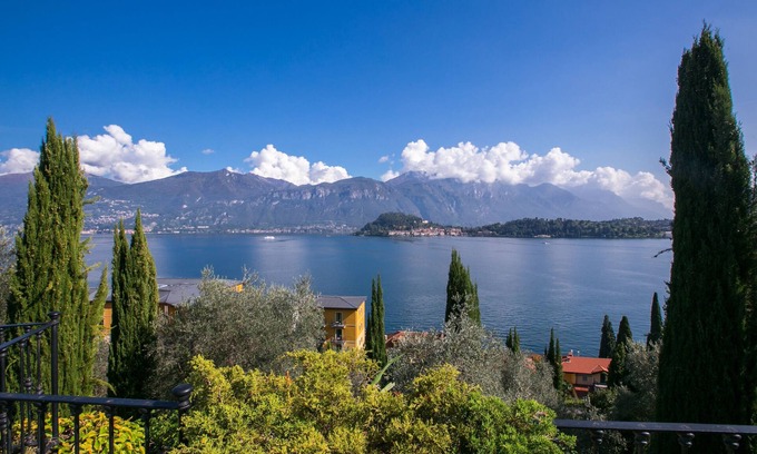 Cadenabbia House | Spacious Holiday Home for 12 Guests in Cadenabbia