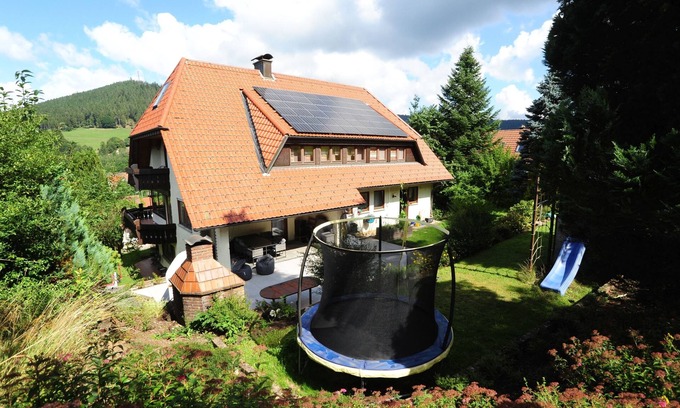Baiersbronn House | Spacious Retreat for 17 Guests with Kitchen in Baiersbronn