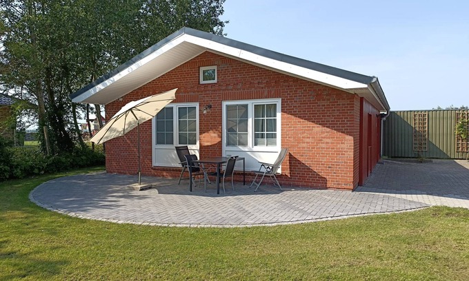 Bohmstedt House | Cozy Retreat for 3 with Ocean Views in Bohmstedt