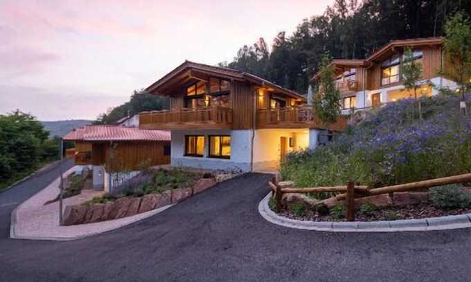Lohrhaupten House | Cozy Retreat for 4 in Flörsbachtal with Spa Amenities