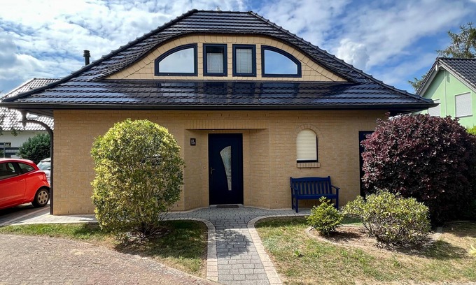 Muritz House | Cozy Retreat for 6 with Ocean View in Göhren-Lebbin
