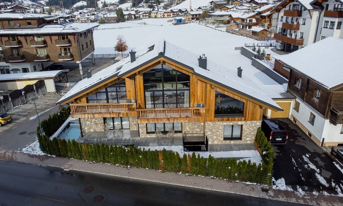 Grossarl House | Spacious Ferienhaus für 6 Gäste mit Pool und Spa in Grossarl