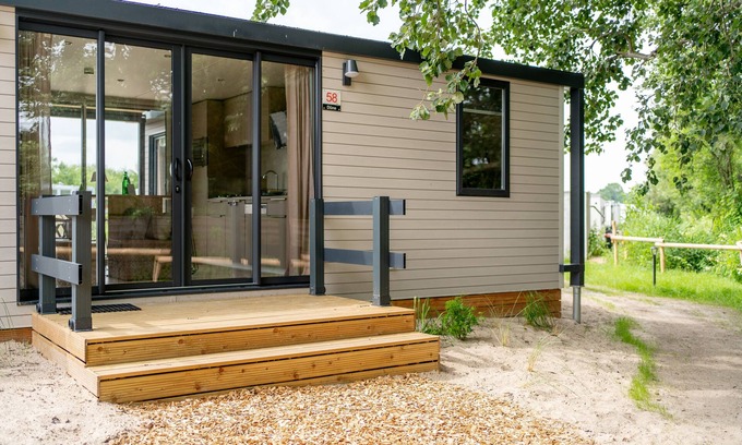 Haffkrug House | Spacious 8-Person Ferienhaus with Oceanfront View