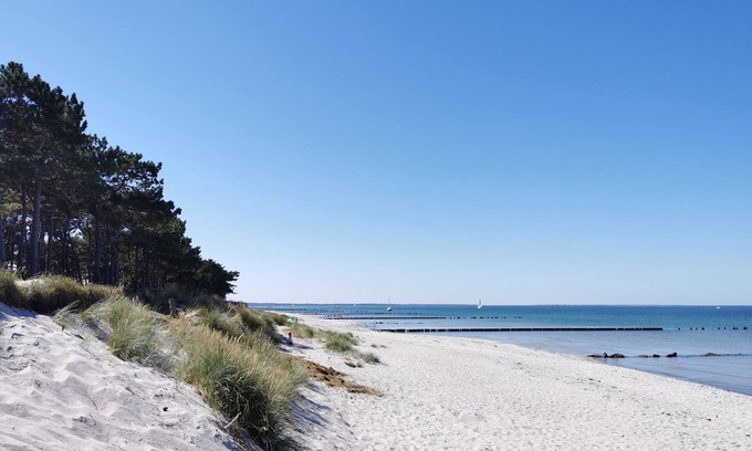 Klausdorf House | Cozy 8-Person Ferienhaus with Beautiful Oceanfront Views