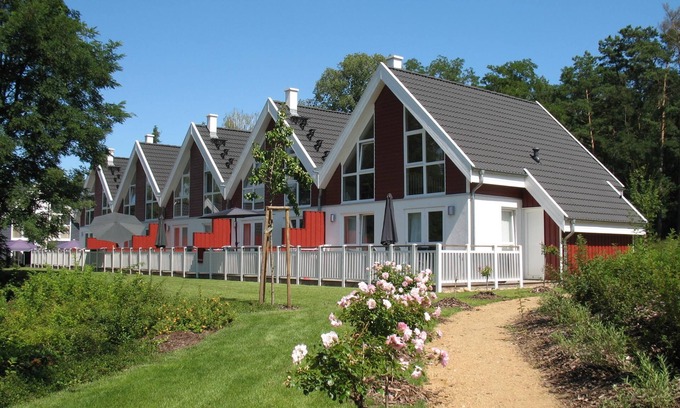 Bad Saarow House | Inviting Ferienhaus „Falster“ with Hot Tub in Bad Saarow