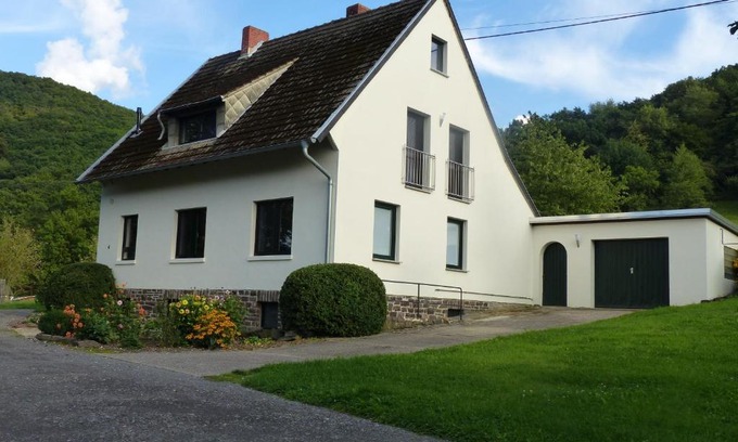 Heimbach House | Child-Friendly Retreat at Ferienhaus Fischbachtal - 9.4/10