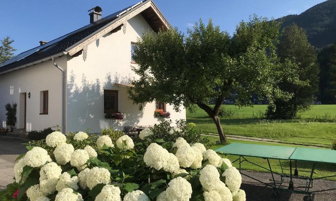 Sankt Wolfgang im Salzkammergut House | Oceanfront Ferienhaus Franz Eisl - Guest Rated 9.4/10