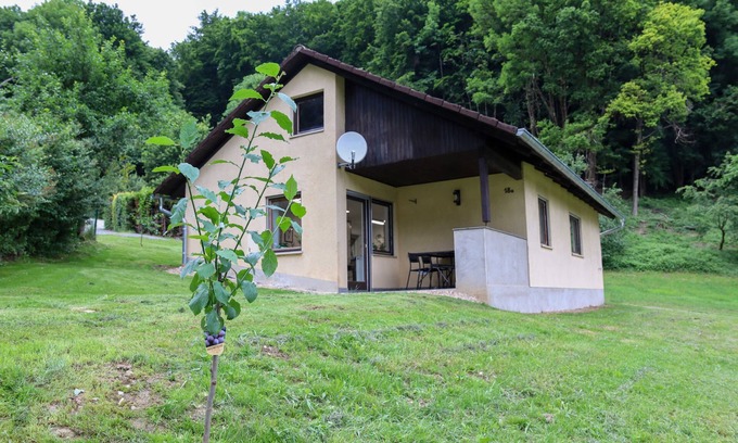 Ebermannstadt House | Ocean View Retreat at Häusla 18a - Guest Rated 10/10