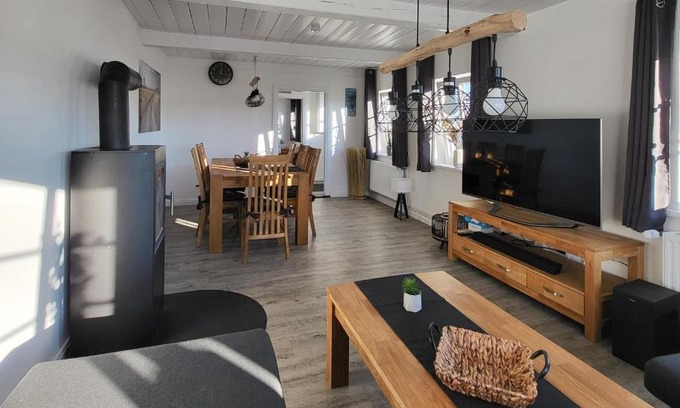 Esgrus House | Discover Ferienhaus Hanne Herrmann Hus - Pet Friendly Retreat