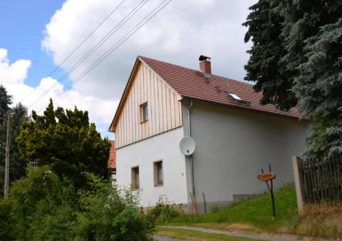 Naundorf House | Cozy Ferienhaus in Naundorf with Grill and Sauna