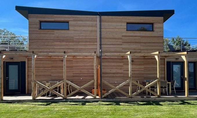 Falkenberg House | Serene Ferienhaus Herr Fuchs by Kiebitzer See with Pool