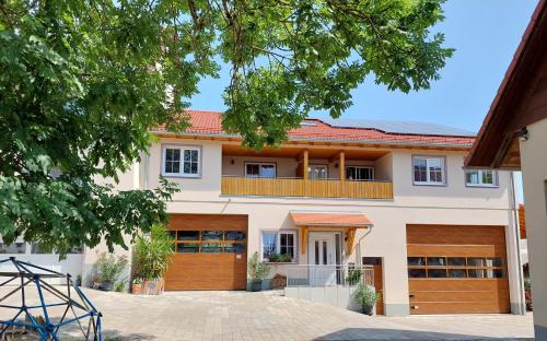 Unadingen House | Child-Friendly Ferienhaus Heerlichkeit with a 9.5 Rating