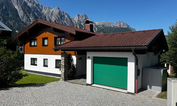 Rain House | Experience Ferienhaus Hochkönigblick: Family-Friendly Retreat