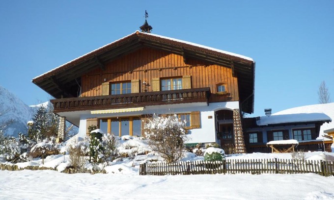 Bad Goisern Apartment | Discover Ferienhaus Hummelbrunner: Family-Friendly Retreat