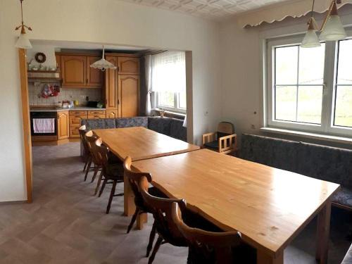 Baerenstein House | Ferienhaus in Bärenstein bei grünen Hügeln, cleaning included