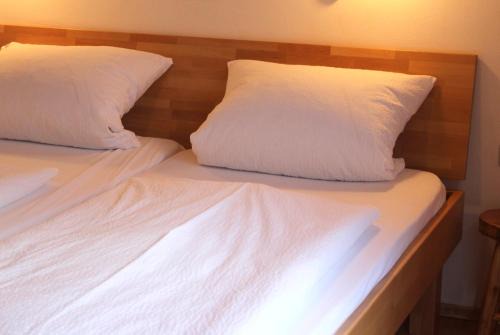 Nieder-Kainsbach Apartment | Discover Fewohaus in der Obstwiese with Ocean Views