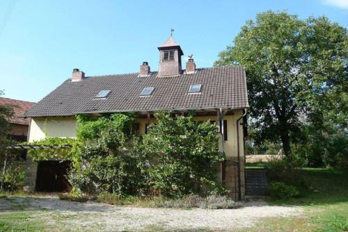 Maroldsweisach House | Pet-Friendly Getaway at Ferienhaus in Gückelhirn, Rated 9.1