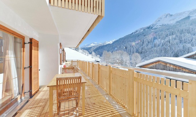 Kloesterle am Arlberg House | Serene Ferienhaus in Klösterle with Garden & Mountain Views