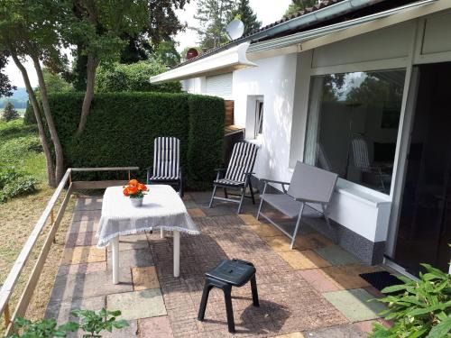 Husen House | Cozy Holiday Home Near Woods in Husen, Family Friendly
