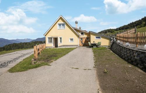 Mariahof House | Family-Friendly Ferienhaus in Mariahof with Pet Amenities