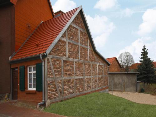 Neukalen House | Cozy Holiday Home in Neukalen - Pet & Child Friendly Stay