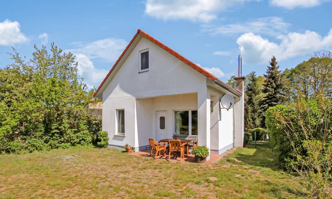 Muritz House | Cozy 1 Bedroom Retreat in Jabel OT Loppin with Lake View