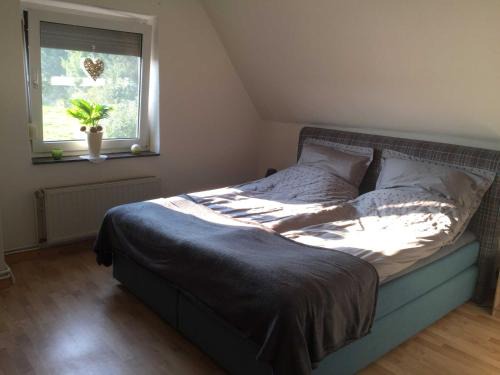 Erfde Apartment | Cozy Ferienhaus Karin: Pet Friendly & Highly Rated Stay