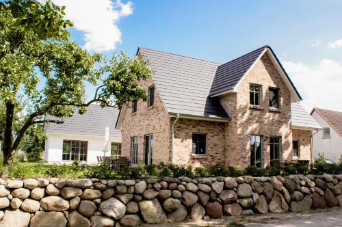 Rankwitz House | Spacious Ferienhaus Libelle for 14 with Oceanfront Views
