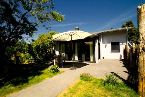 Ostseebad Ahrenshoop House | Family-Friendly Ferienhaus LUV: Pet Welcoming Retreat
