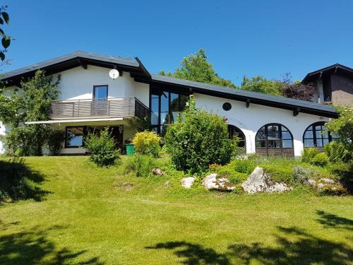 Mauth House | Oceanfront Ferienhaus Mauth: Rated 9/10, Pet Friendly Retreat
