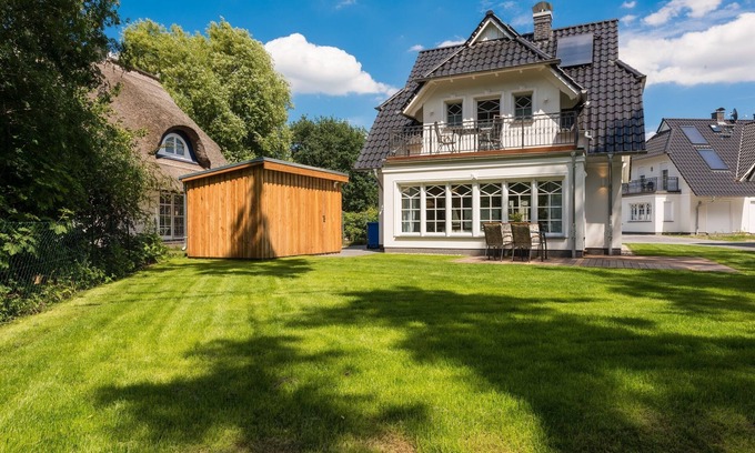 Born auf dem Darss House | Relaxing Retreat with Sauna, Garden & Pool in Quiet Location