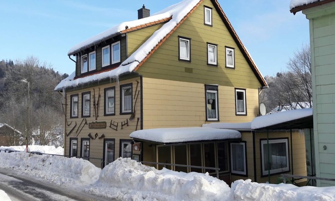 Altenau House | Cozy Retreat with Sauna for Up to 19 Guests & Parking